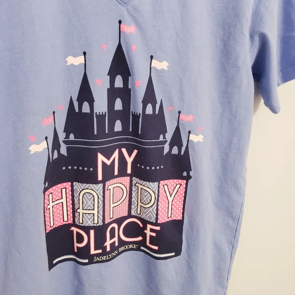 Jadelynn Brooke ‘My Happy Place’ Graphic Periwinkle V-Neck T-Shirt - Picture 2 of 6